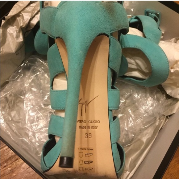 Authentic Giuseppe Zanotti suede heels! - Picture 2 of 4